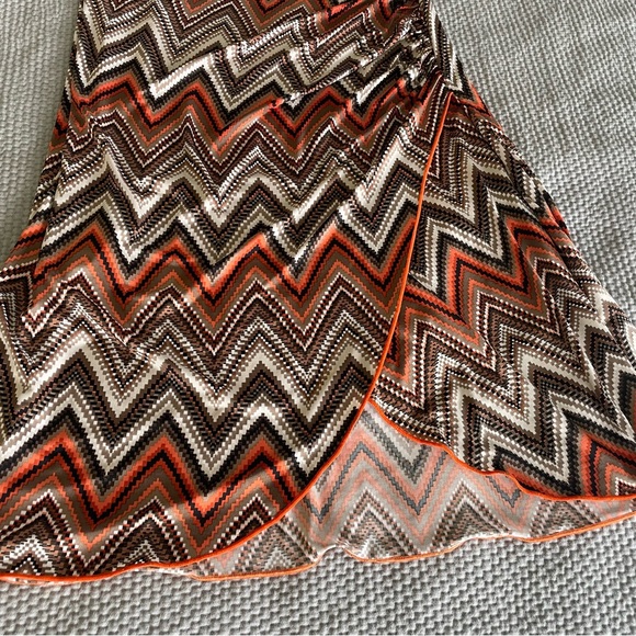Chevron Patterned Dress - Picture 3 of 6